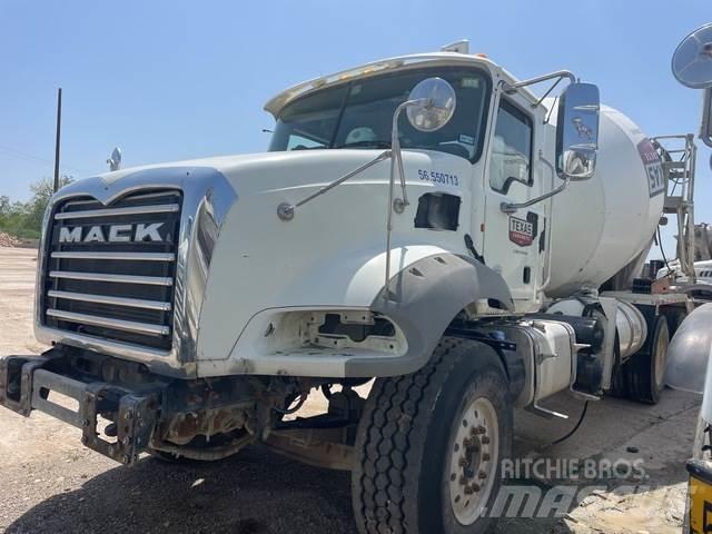Mack GU813 Andre lastebiler