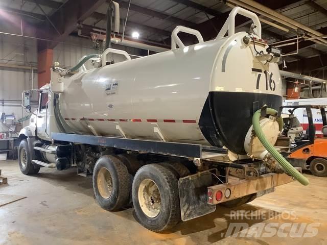 Mack GU813 Tankbiler