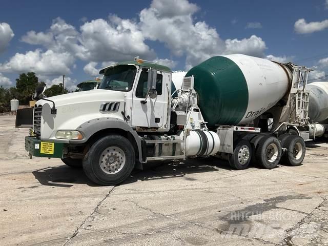 Mack GU813 Andre lastebiler