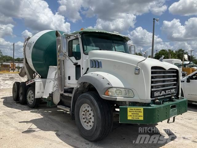 Mack GU813 Andre lastebiler