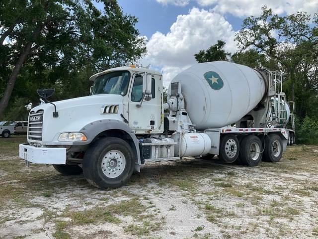 Mack GU813 Andre lastebiler