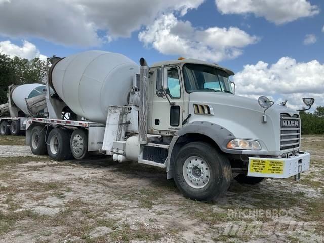 Mack GU813 Andre lastebiler