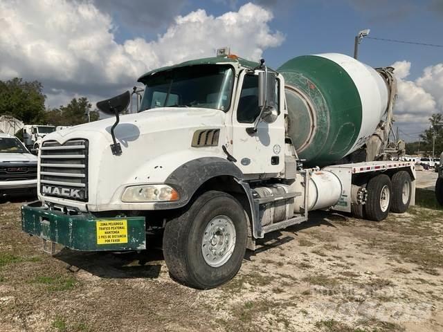 Mack GU813 Andre lastebiler