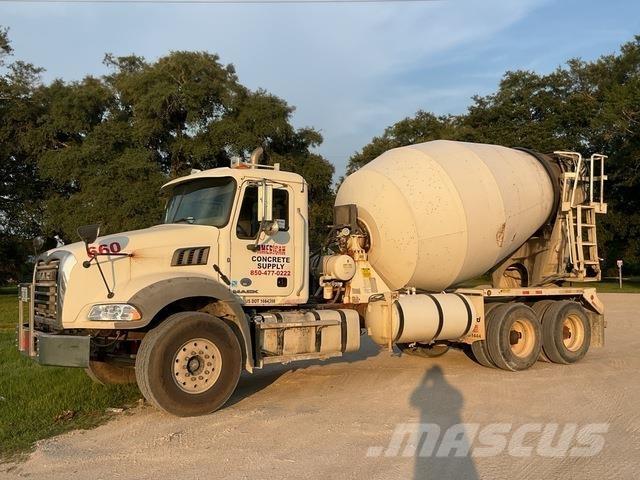 Mack GU813 Andre lastebiler