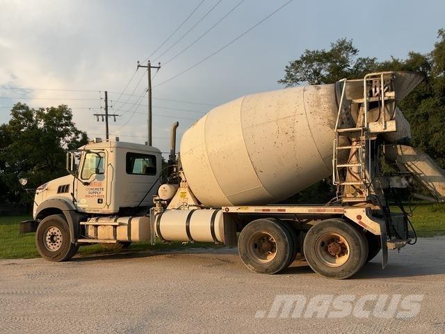 Mack GU813 Andre lastebiler