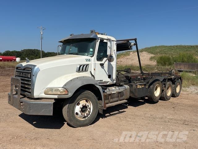 Mack GU813 Liftdumper biler