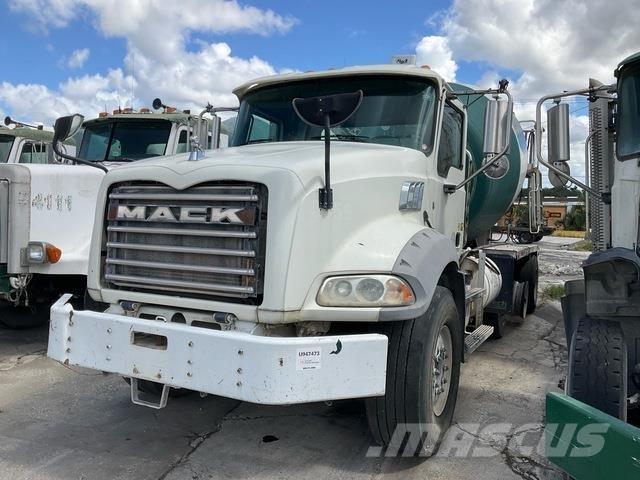 Mack GU813 Andre lastebiler