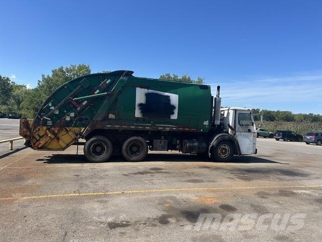 Mack LE613 Renovasjonsbil