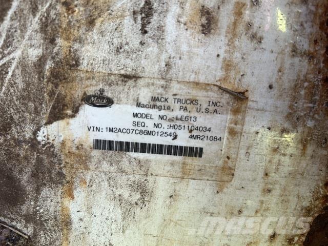 Mack LE613 Renovasjonsbil