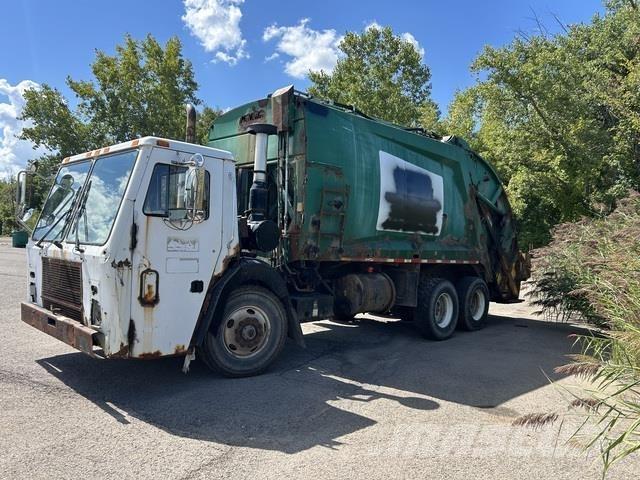 Mack LE613 Renovasjonsbil