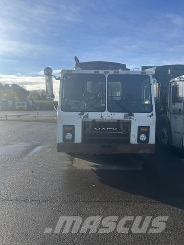 Mack LE613 Renovasjonsbil