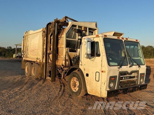 Mack LEU613 Renovasjonsbil