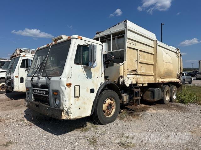Mack LEU613 Renovasjonsbil
