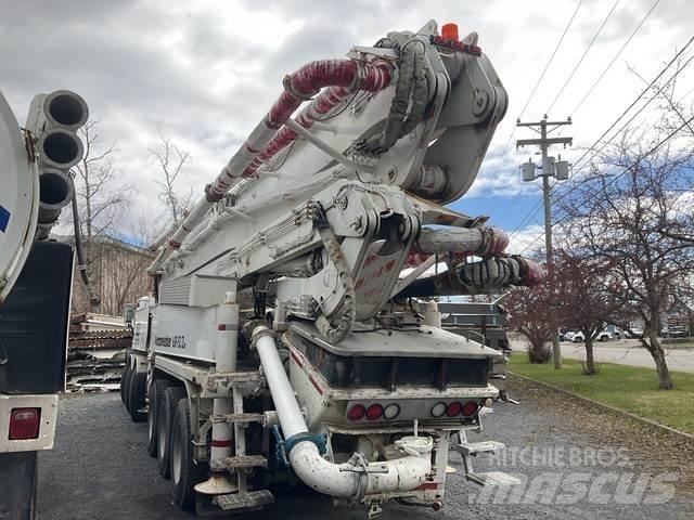 Mack MR688S Betongpumpe biler