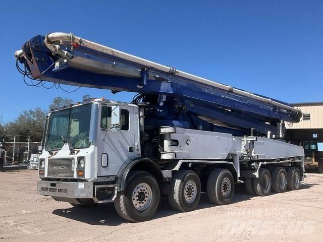Mack MR688S Betongpumpe biler
