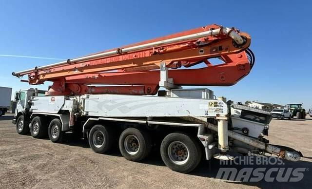 Mack MR688S Betongpumpe biler
