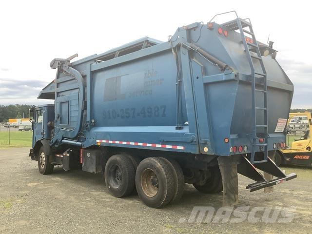 Mack MR688S Renovasjonsbil