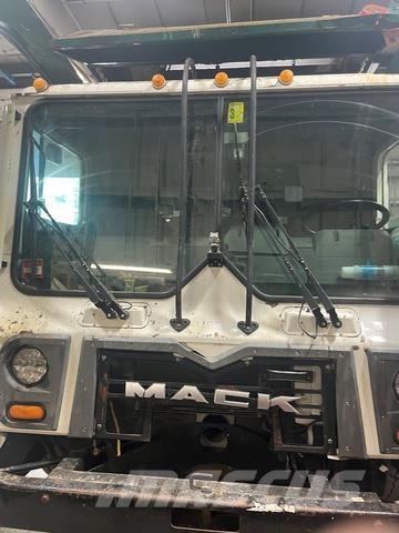 Mack MRU613 Renovasjonsbil