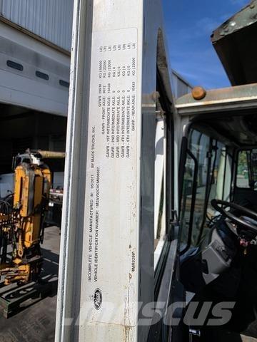 Mack MRU613 Renovasjonsbil