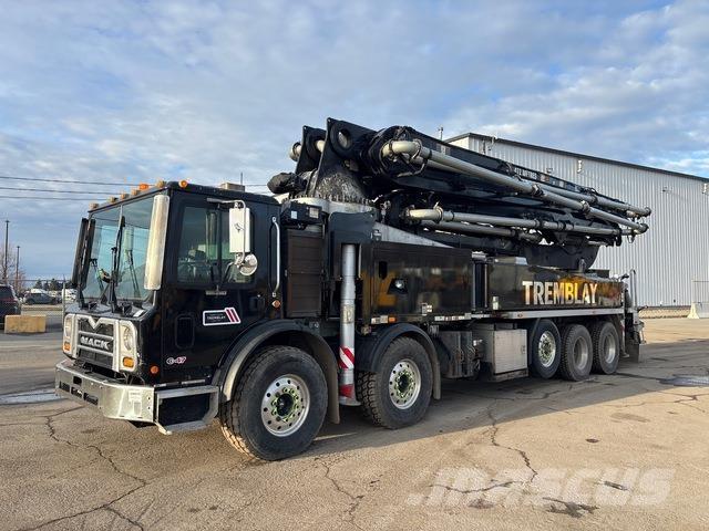 Mack MRU613 Betongpumpe biler