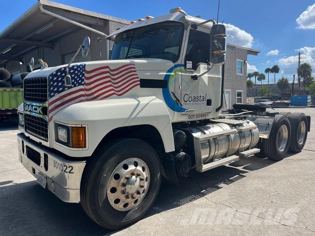 Mack PI64T Trekkvogner