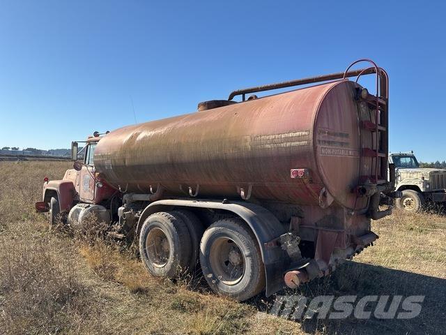 Mack R688ST Vanningsvogn for støvdemping