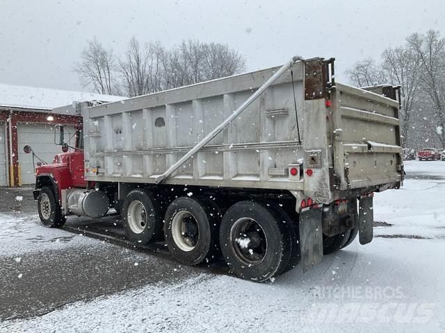 Mack RB688S Tippbil