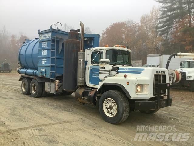 Mack RB690S Slamsugere