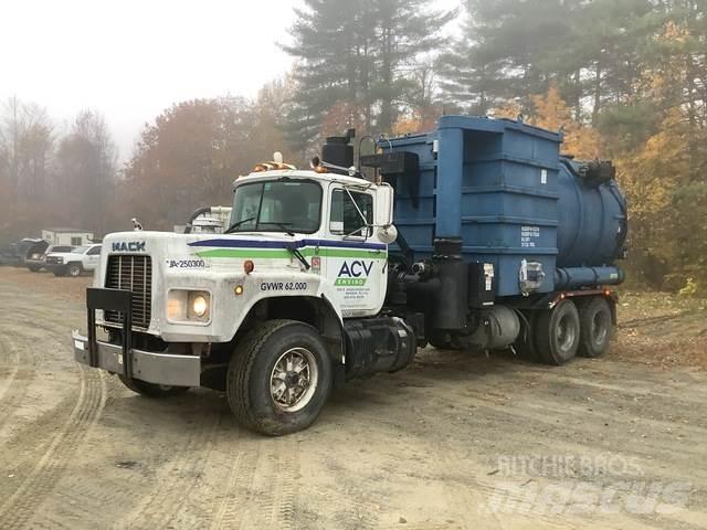 Mack RB690S Slamsugere