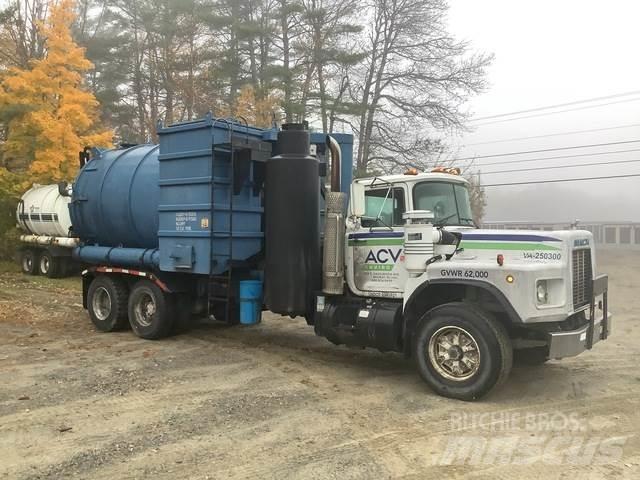 Mack RB690S Slamsugere
