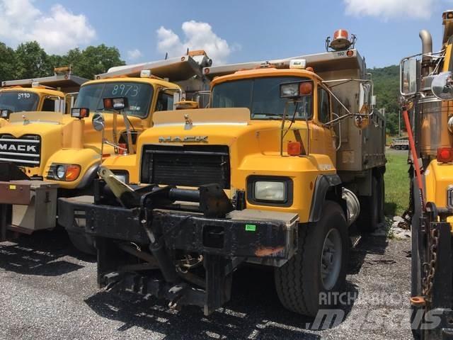 Mack RD600 Snøploger- og skjær