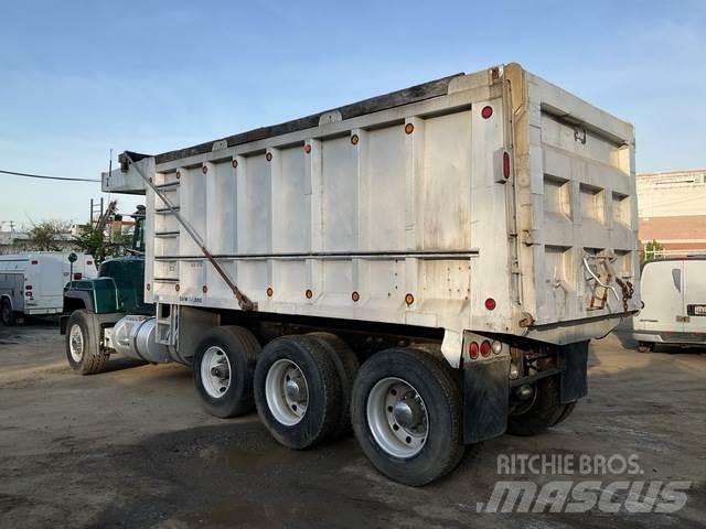 Mack RD688S Tippbil