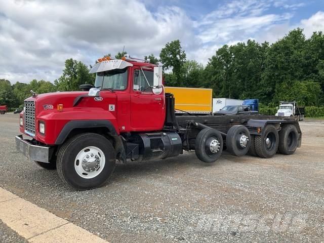 Mack RD688S Liftdumper biler