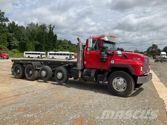 Mack RD688S Liftdumper biler