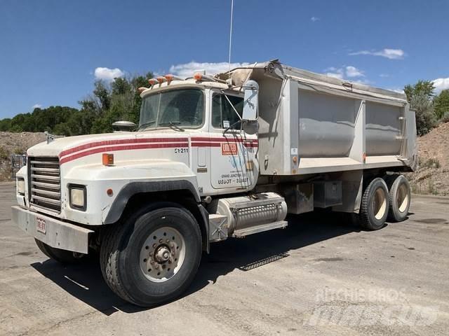 Mack RD688S Tippbil