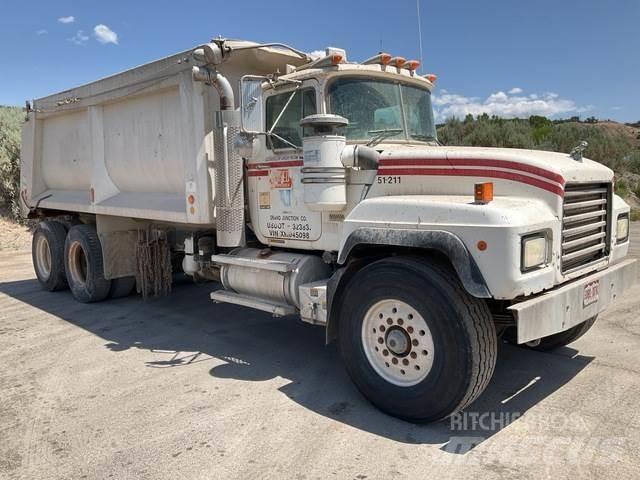 Mack RD688S Tippbil