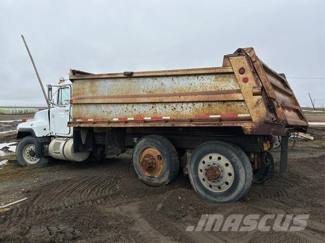 Mack RD688S Tippbil