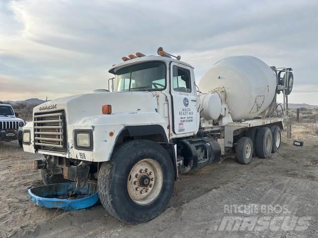 Mack RD690S Andre lastebiler