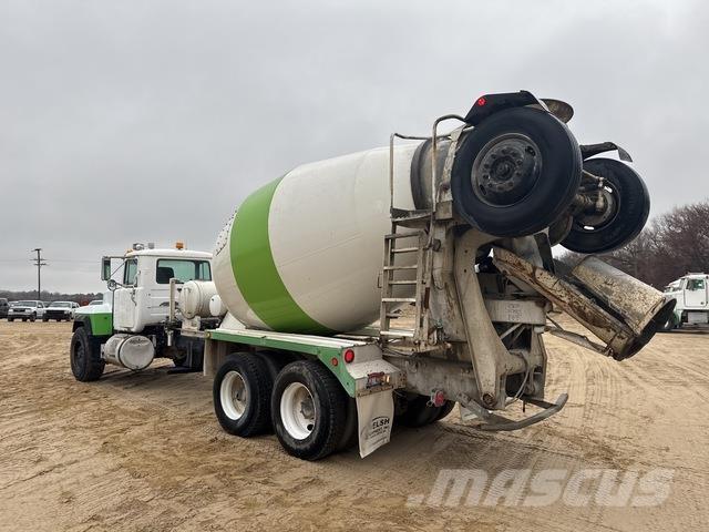 Mack RD690S Andre lastebiler