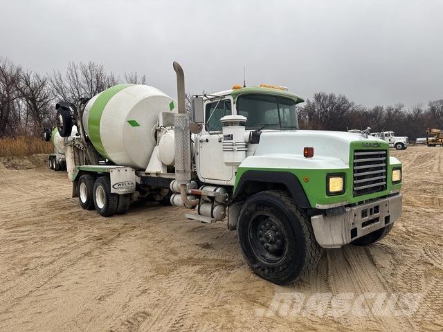 Mack RD690S Andre lastebiler