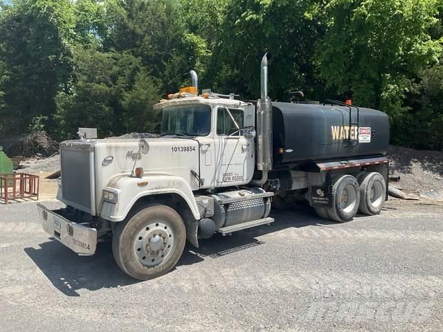 Mack RW613 Vanningsvogn for støvdemping