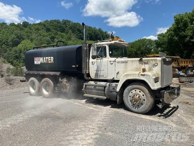 Mack RW613 Vanningsvogn for støvdemping