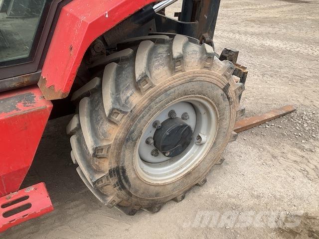Manitou M26-4 Terrenggående gaffeltruck