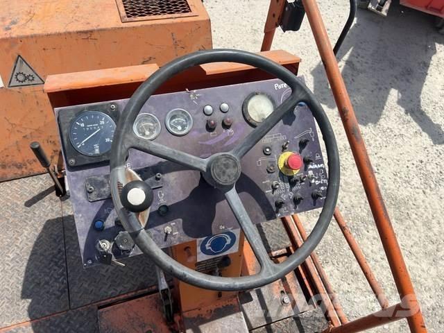 Marini P176 Asfaltutleggere