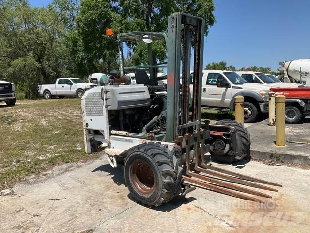 Moffett M5000 Medbringertruck