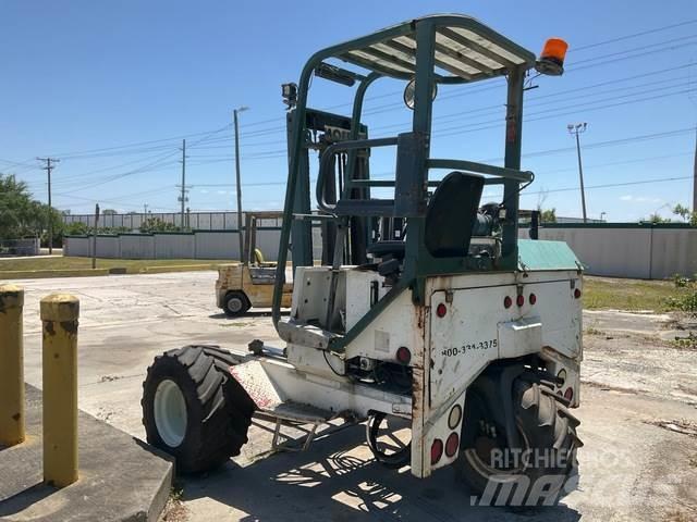 Moffett M5000 Medbringertruck