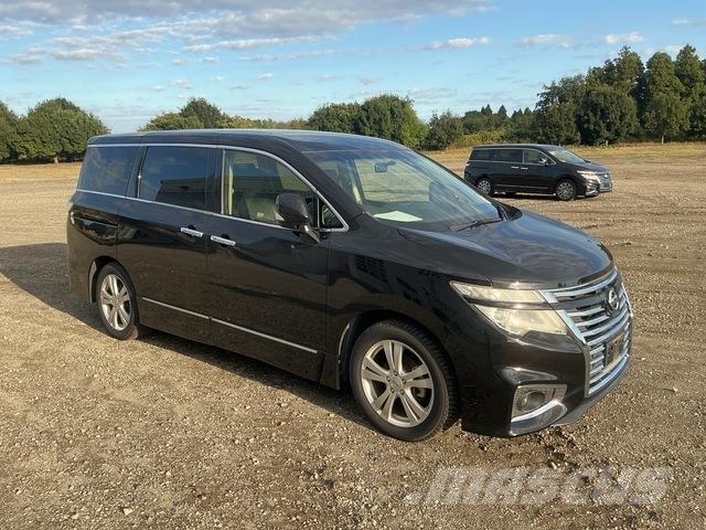 Nissan Elgrand Minibusser