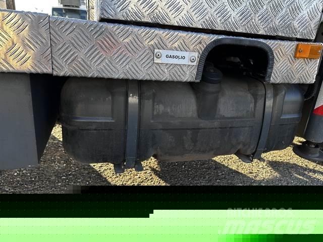 Nissan NT400 Bilmontert lift