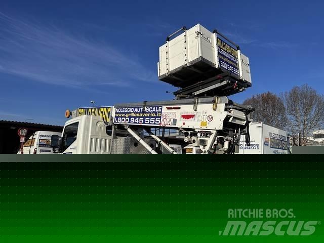 Nissan NT400 Bilmontert lift