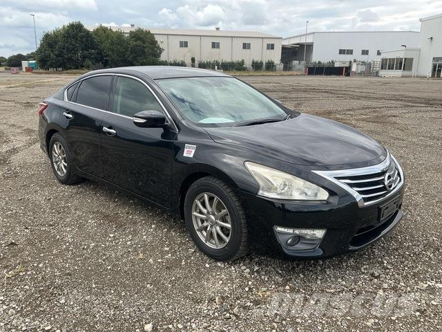 Nissan TEANA Personbiler